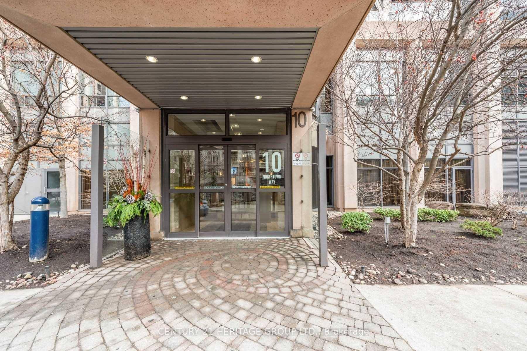TRIDEL BUILT, WELL MAINTAINED CONDO AT PRIME NORTH YORK LOCATION BRIGHT, COZY 1 BEDROOM DEN ON 29 F FACING EAST GIVES YOU A PANORAMIC VIEW, HIGH CEILING WALK TO SCHOOLS, ...