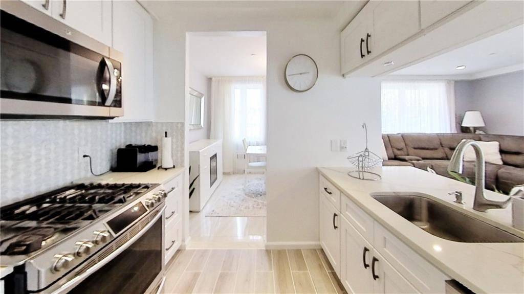 This gorgeous 3 bedroom and 2 bathroom condominium is located in the heart of Sheepshead Bay, just around the corner from the famous Emmons Ave !