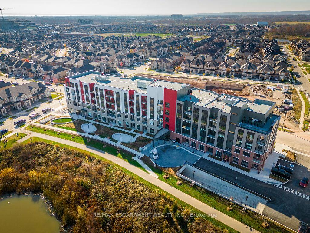 Welcome to The Views on the Preserve in Oakville, a stylish 5 storey boutique condo offering modern comfort and serene surroundings.