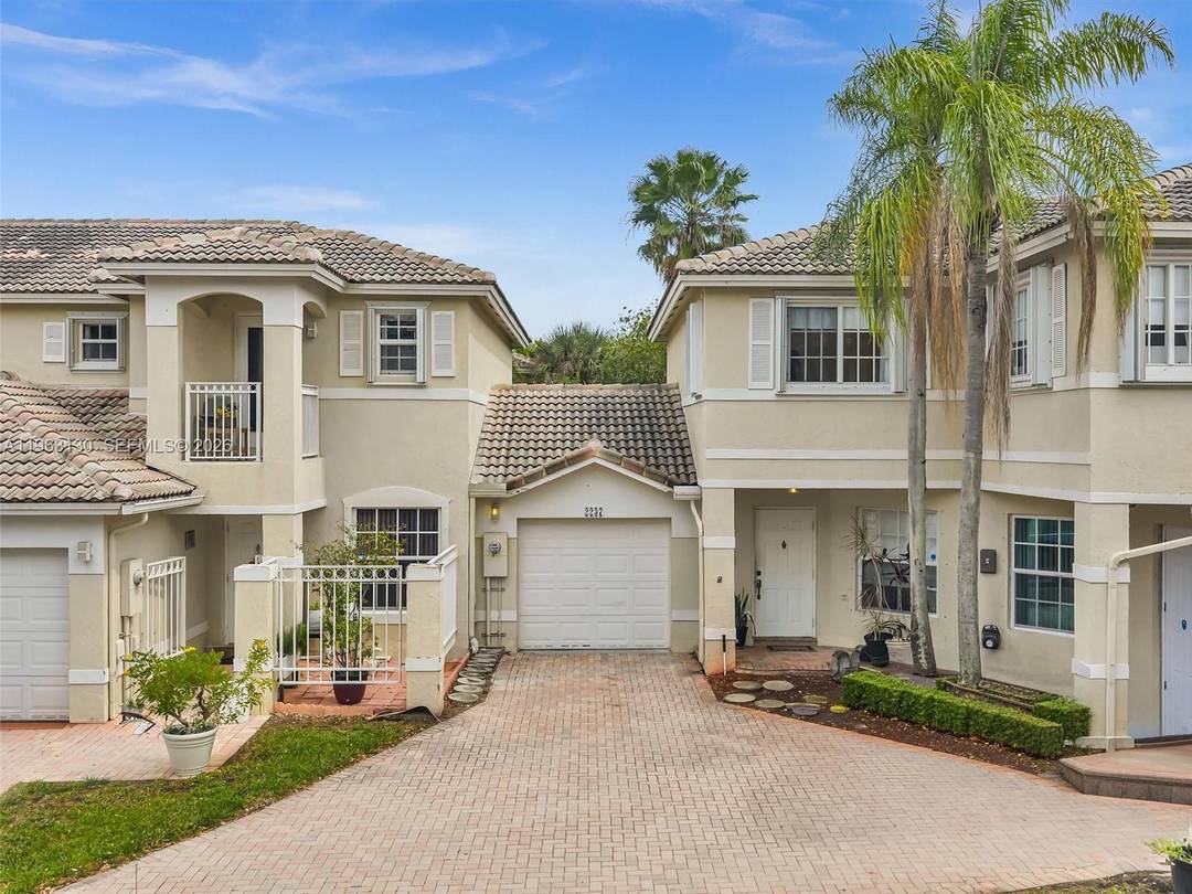 Freshly painted 3BD 2. 5BA corner townhouse with 1 car garage in the gated community of Pembroke Isles.