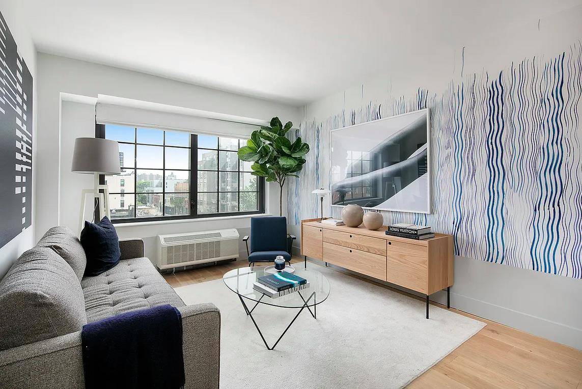 Stunning Spacious Sunny One Bedroom !