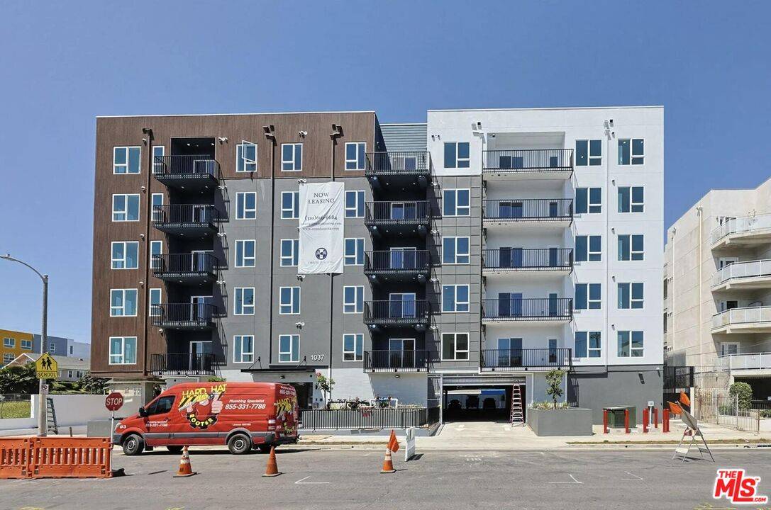 1037   Dewey Ave 3BR La