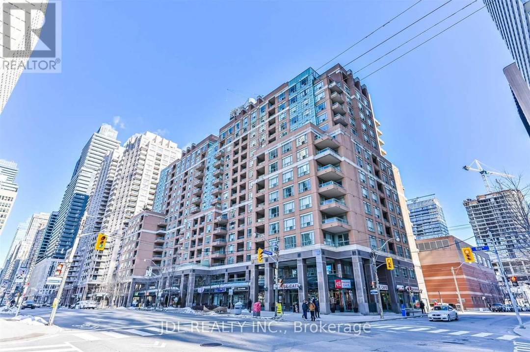 Bright and comfortable space available for rent !