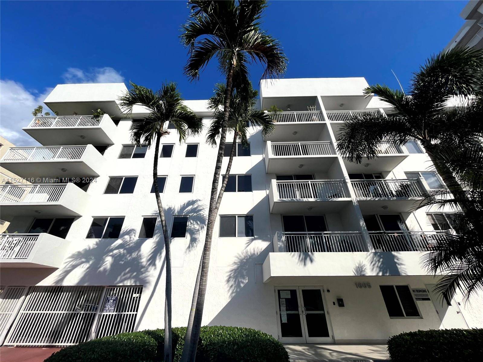 This private corner unit with no neighbors is just a few minutes walking from some of Miami's best shopping and dining on Lincoln Road, and less than 10 minutes on ...
