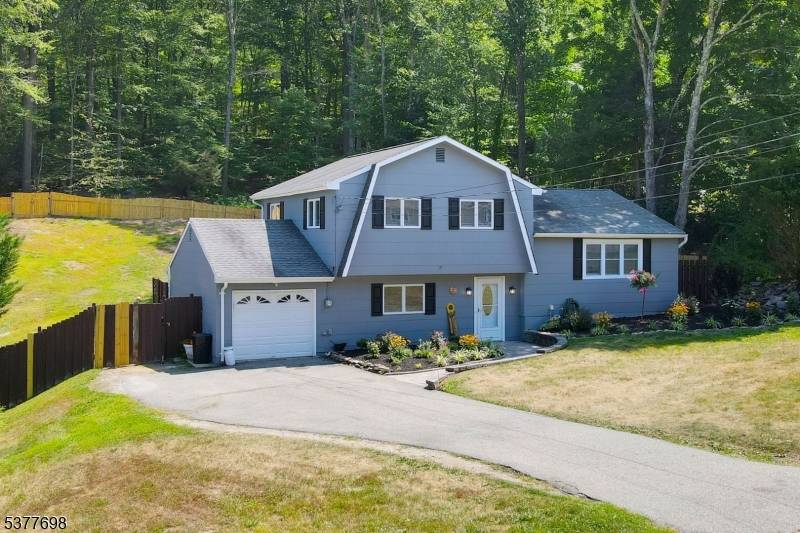 Welcome To This Beautiful 3 Bedroom, 2 Full Bath Split Level In Crescent Park With Public Water And Sewer !