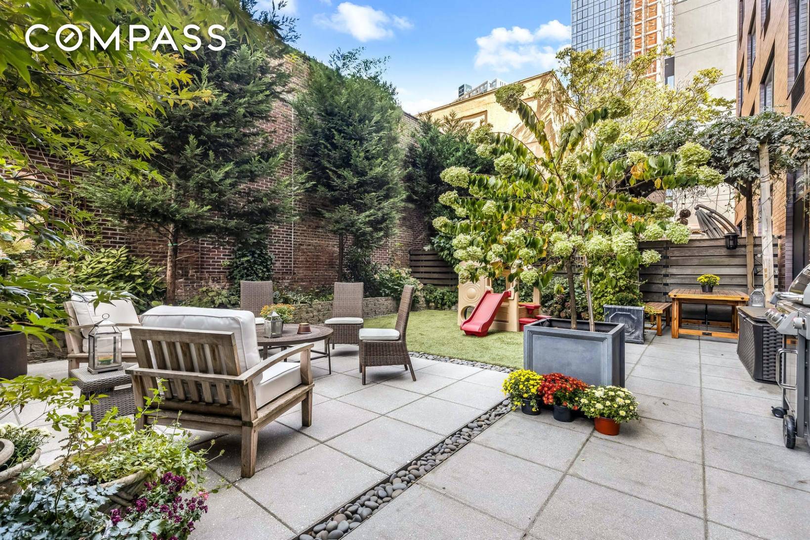 Welcome to your suburban setting in the heart of LIC.