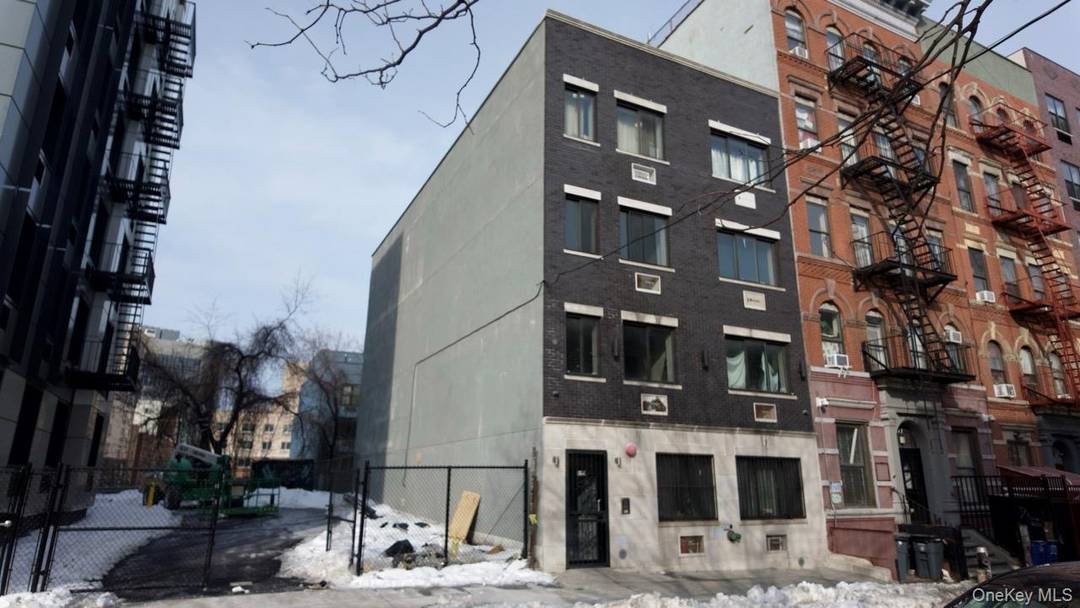 Presenting 915 Eagle Ave, a rare opportunity to acquire a fully stabilized, 10 unit multi family property in the heart of the Bronx.