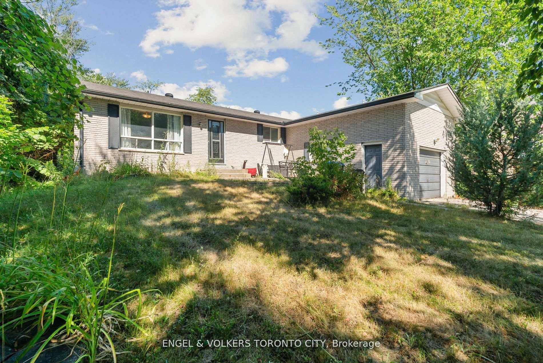 Spacious Lot in Alcona with Separate Basement Entrance Set on a 60 211 ft lot in one of Alconas most convenient locations, this detached home offers plenty of potential for ...