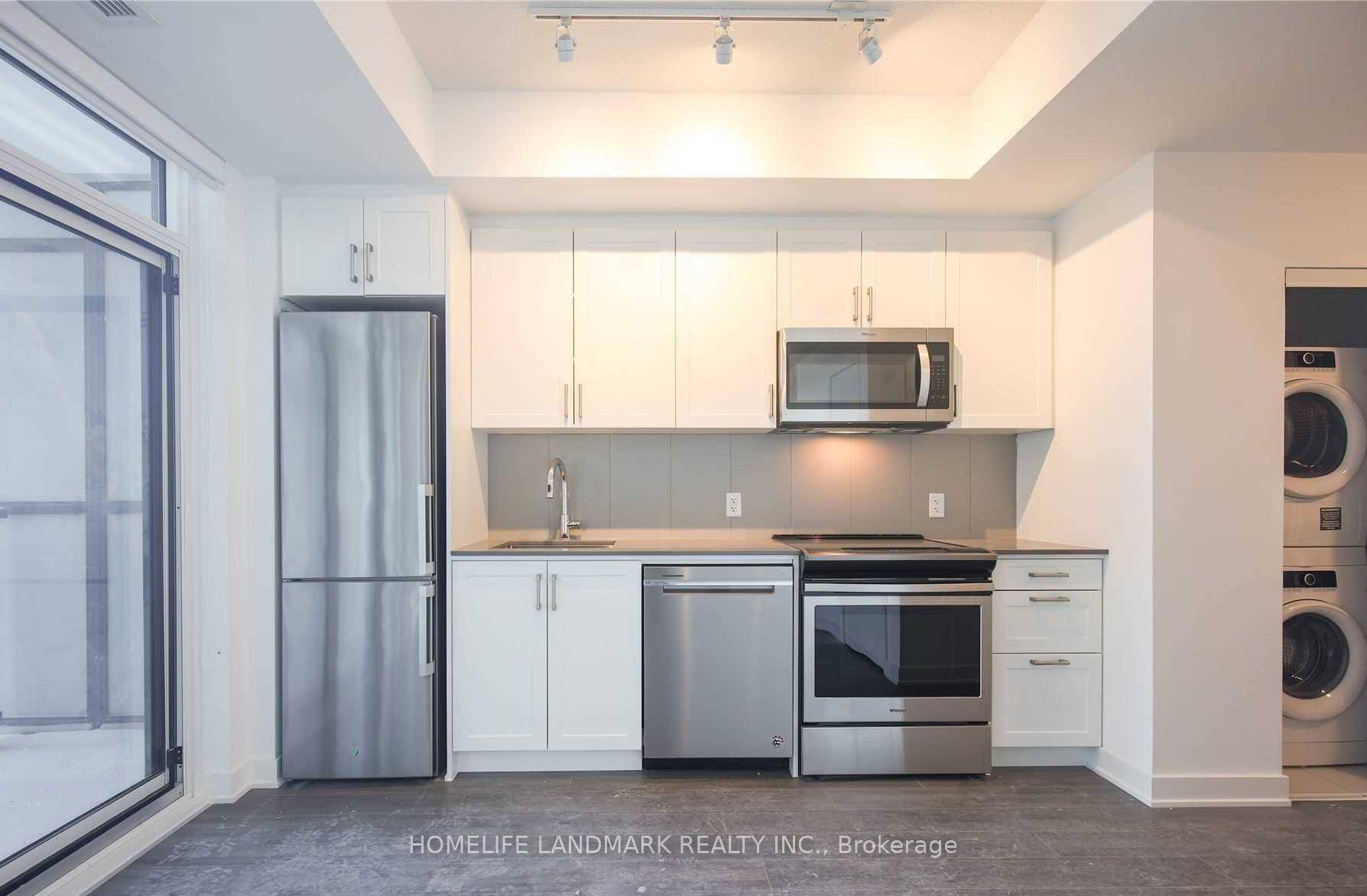 New South District Condo For Lease North facing bachelor unit, with 1 heated underground parking lot.