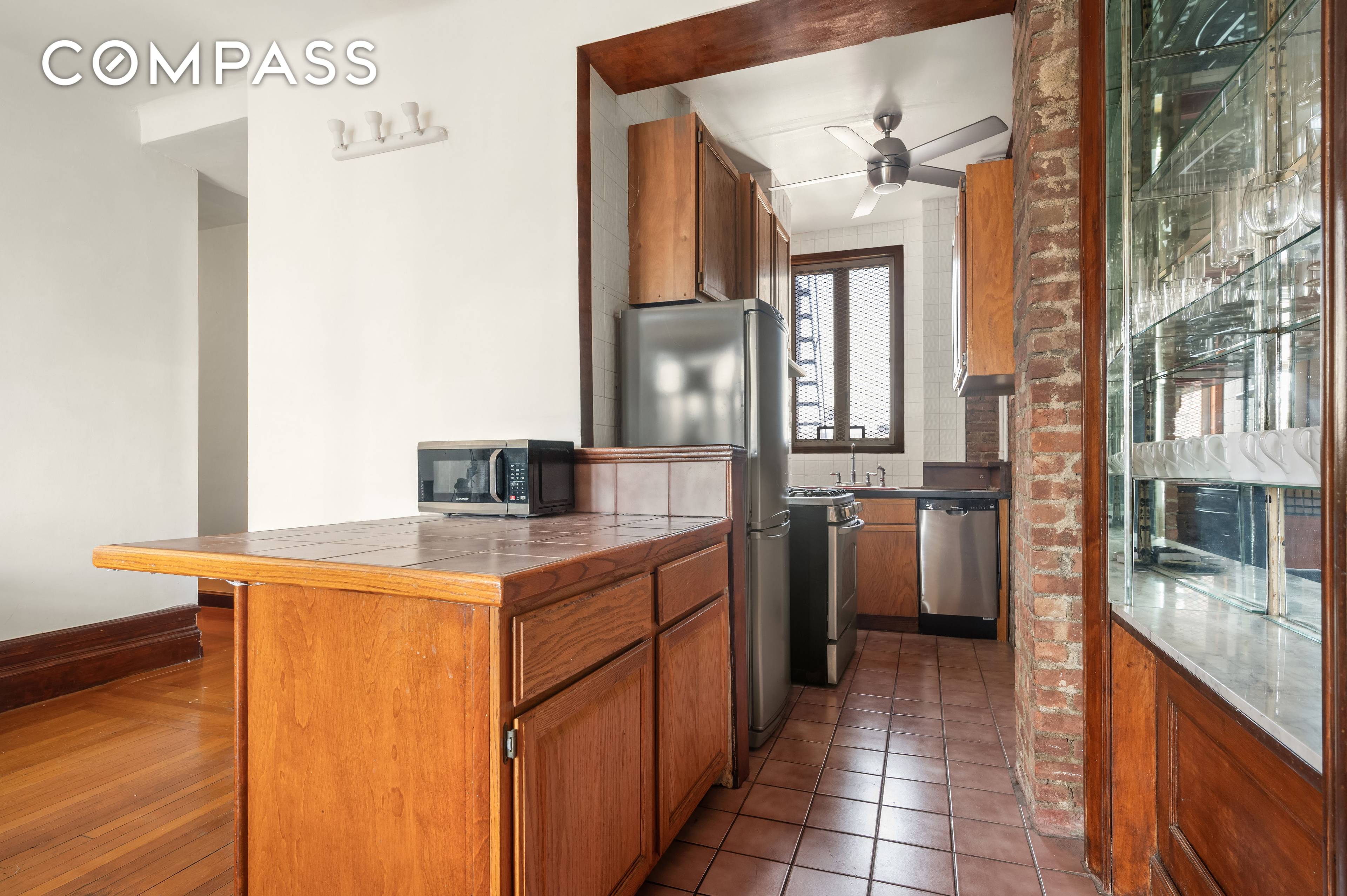 Perched on the top floor of a full service, pre war condo building, this spacious and serene apartment offers sky views, a juliet balcony, and exceptional privacy This private oasis ...