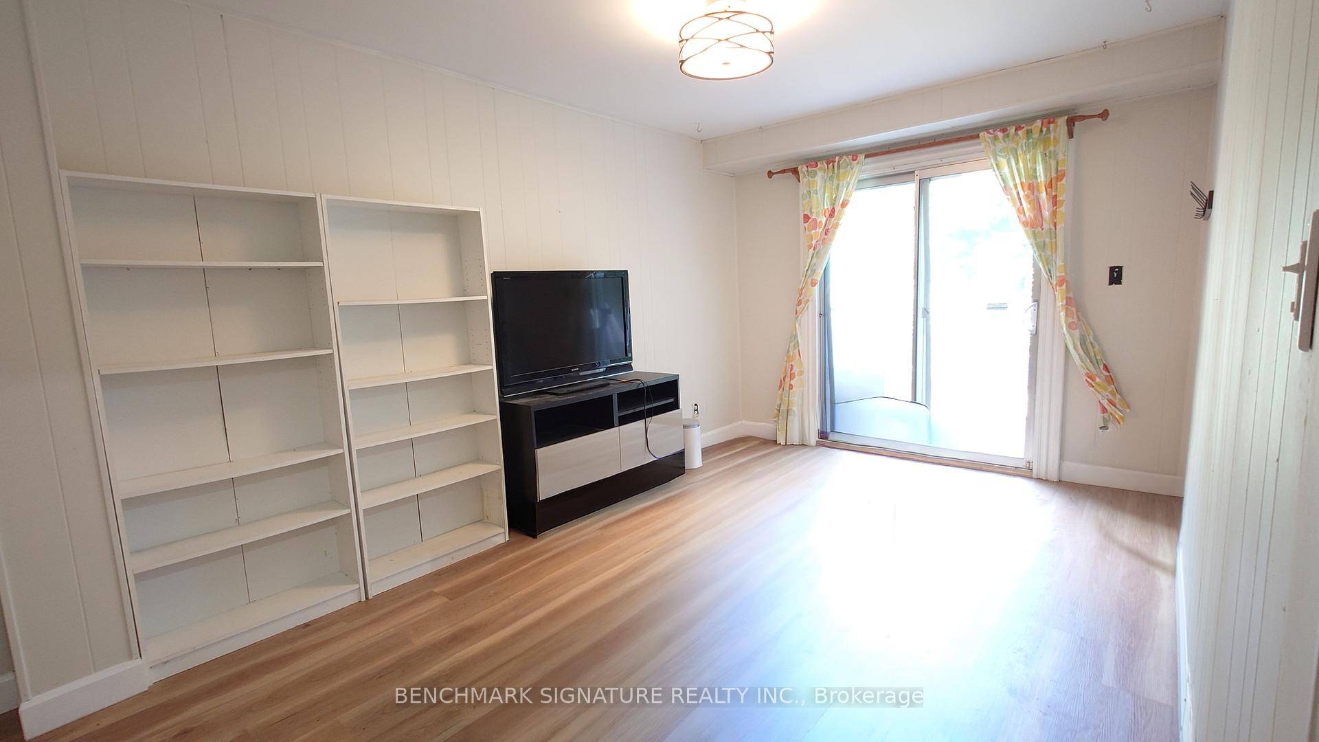 WALKOUT BASEMENT ONLY Spacious 4 bedroom, 1.