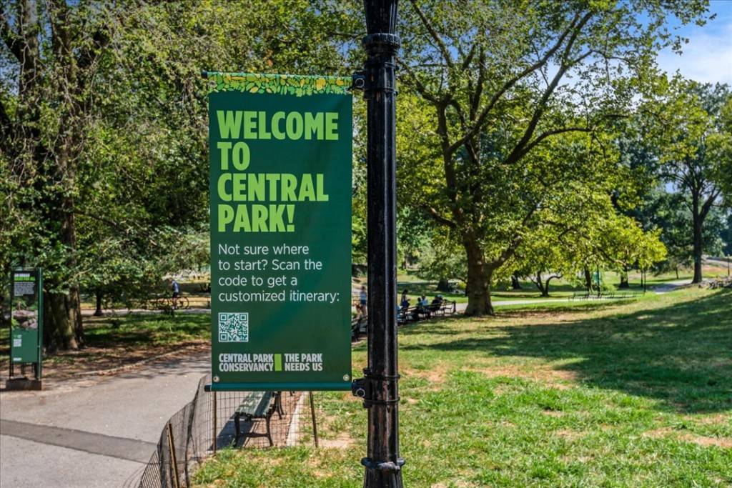 Take advantage of this special opportunity to create your dream home, and call Central Park your personal backyard !