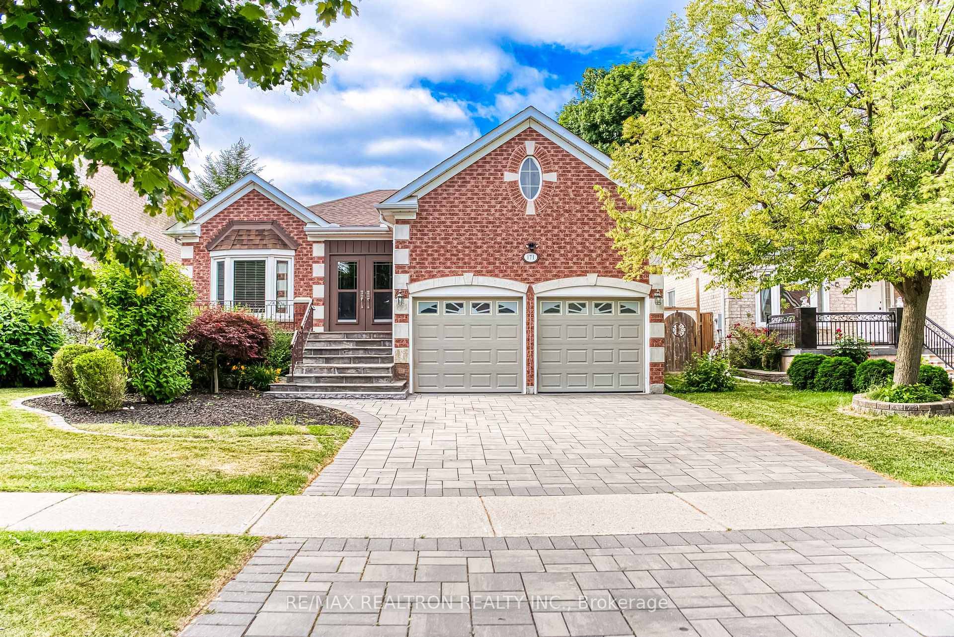 Welcome to 171 Shaftsbury Avenue a rare, fully upgraded bungalow in Richmond Hill's coveted Westbrook community.