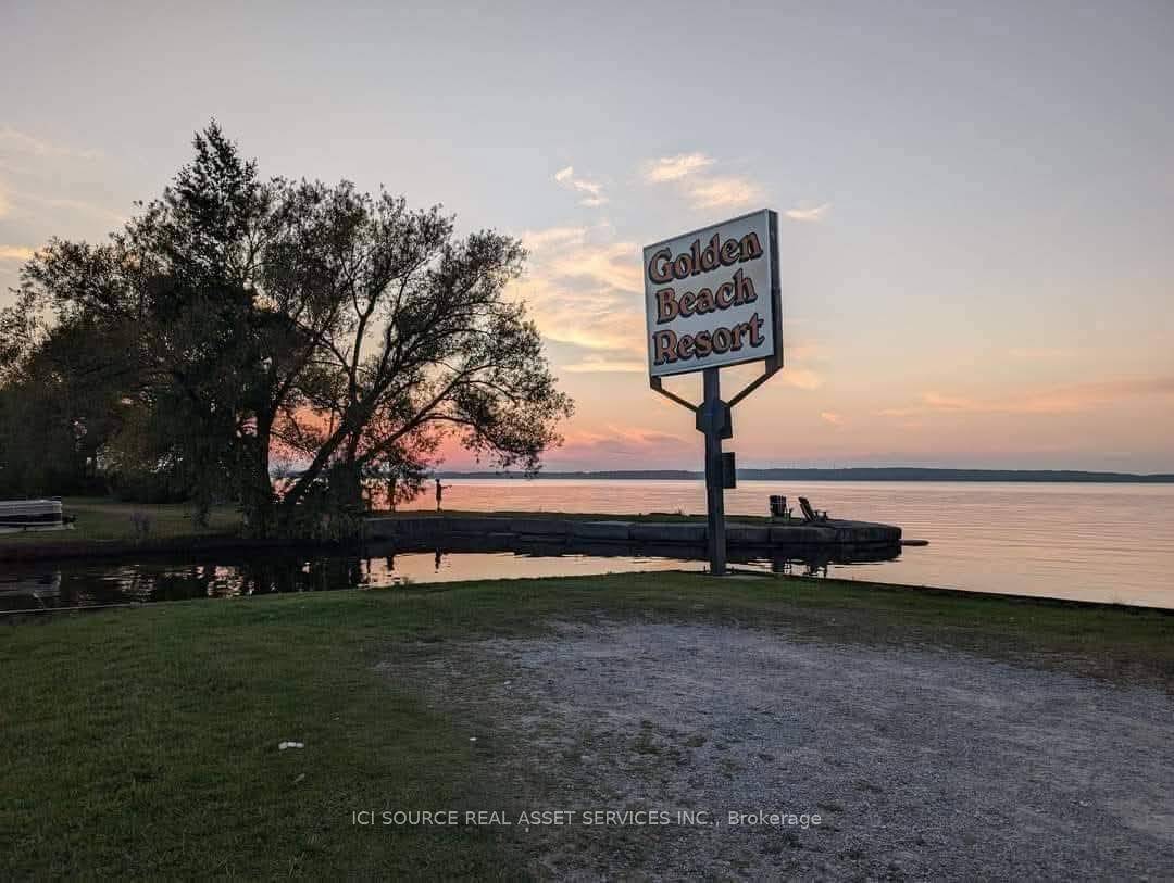 These extended season waterfront sites rarely come up for sale.