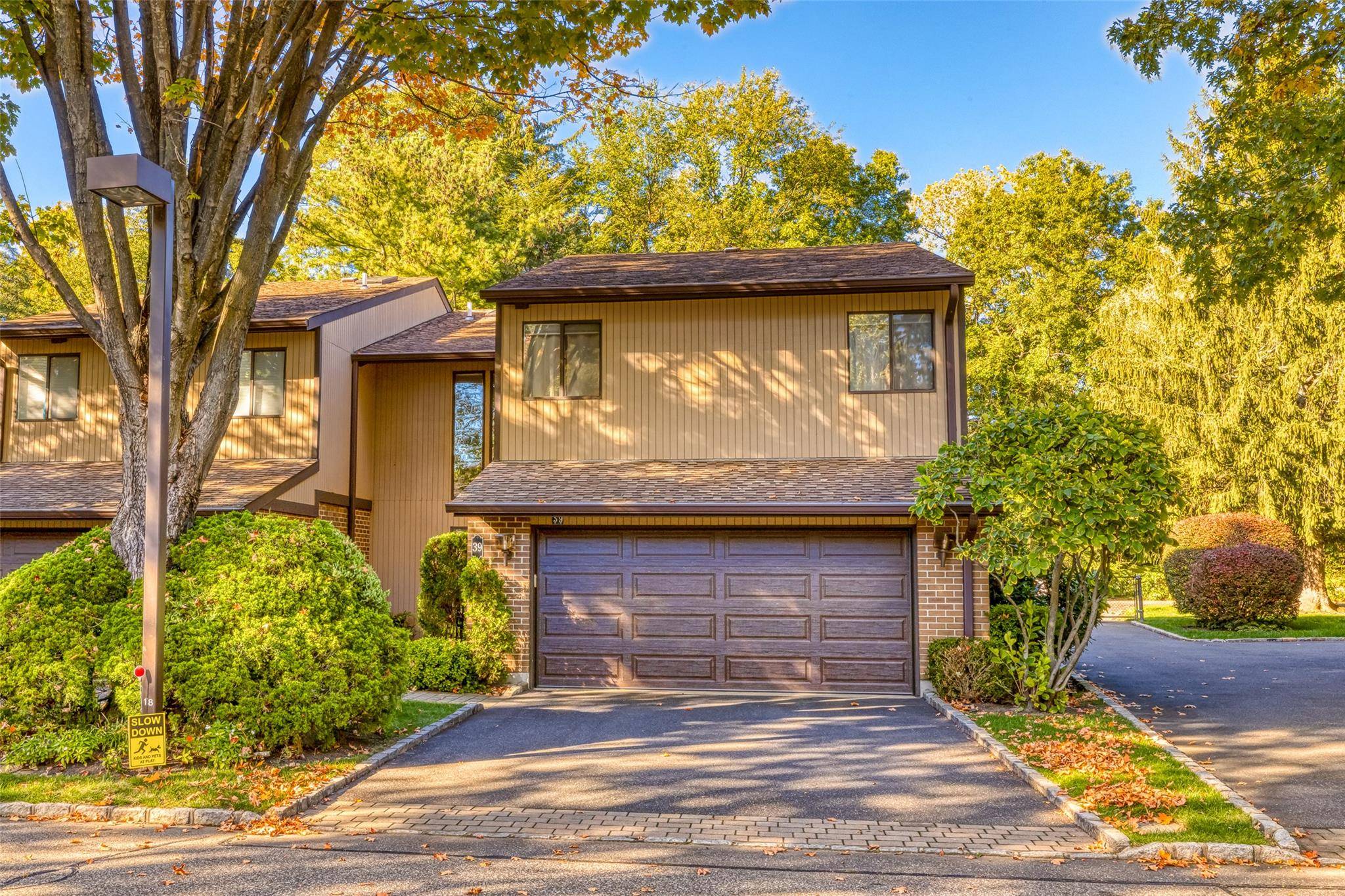 This Sun Drenched Cedarwood home situated in sought after IMPERIAL GARDENS at North Hills is the PERFECT RENTAL !