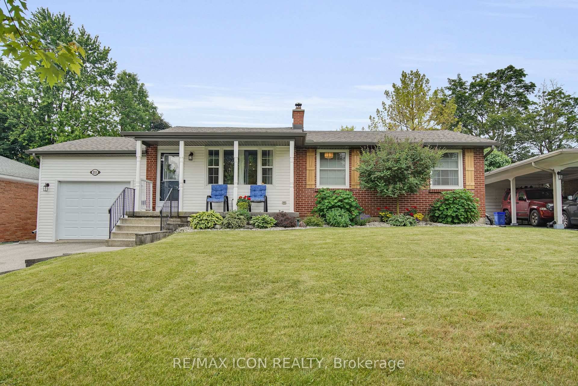 3 1 Bedroom bungalow nestled in the heart of Westmount.