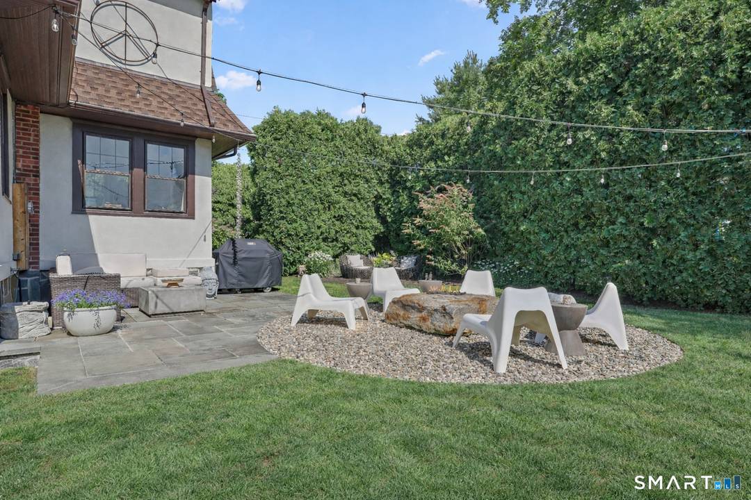 Nestled in Fairfield's highly sought after University neighborhood, this exceptional home beautifully blends timeless vintage charm with a warm, modern aesthetic.