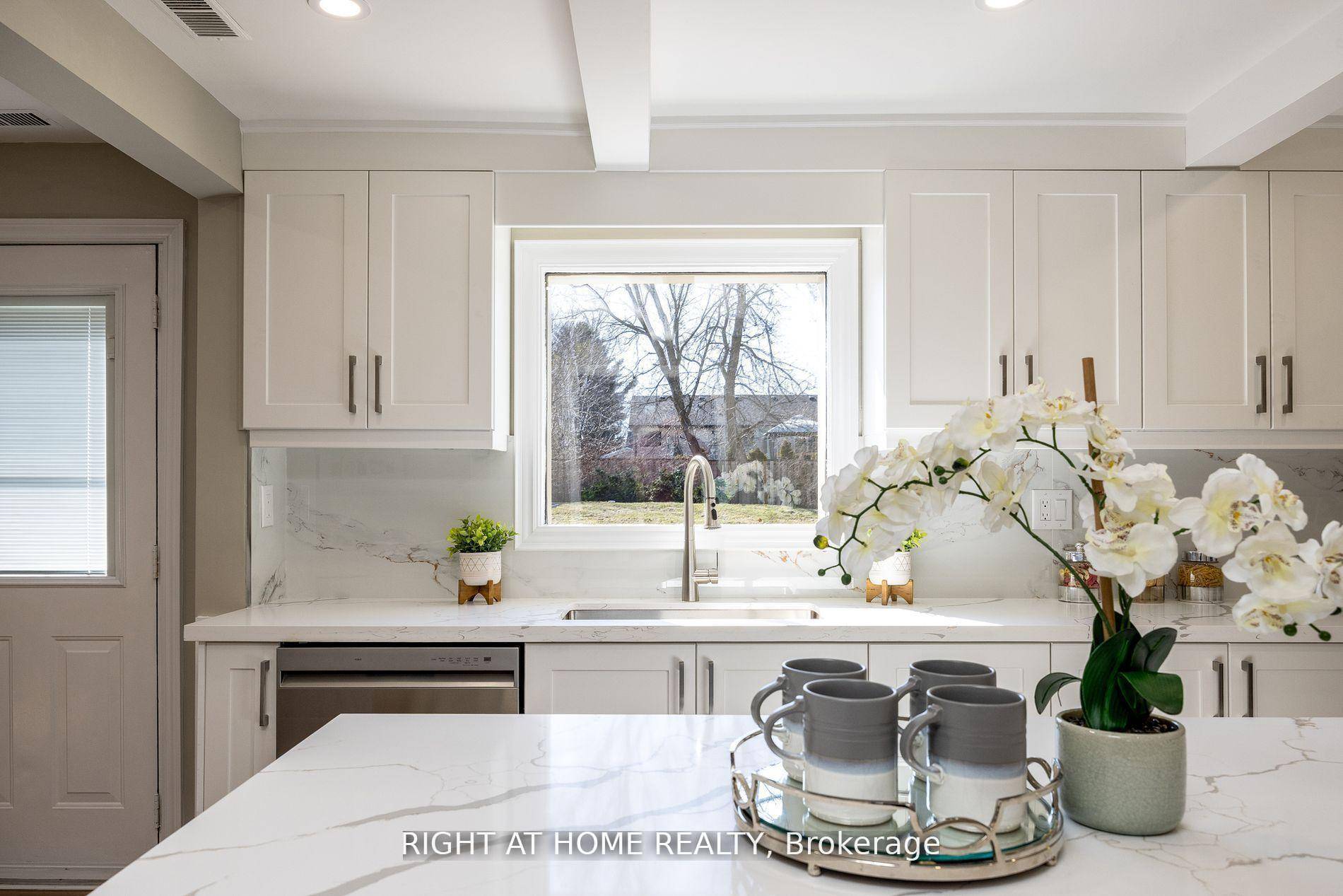 New Renovated House In Town Of East Gwillimbury.