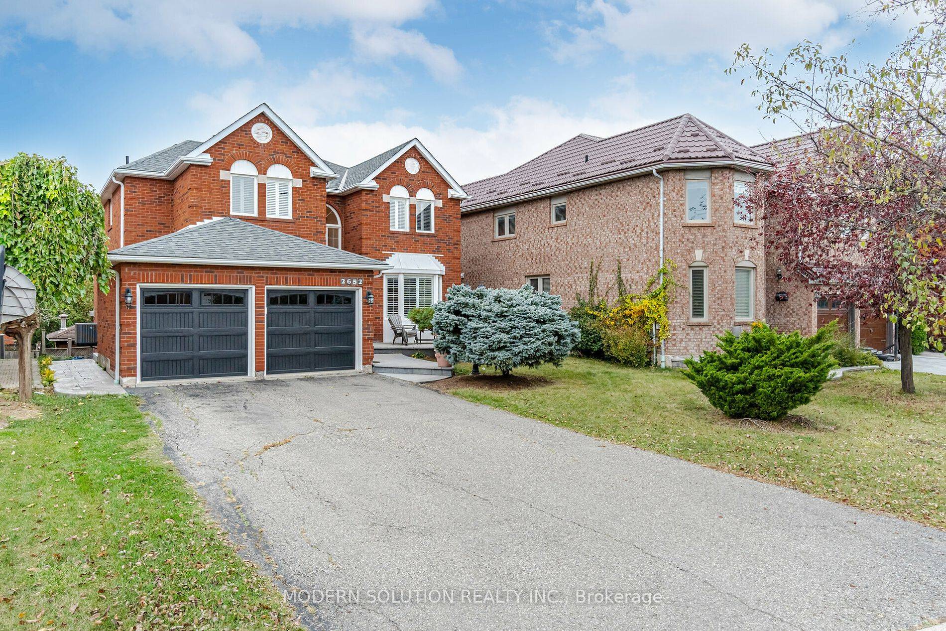 Introducing this exquisite property in highly sought after Central Erin Mills !