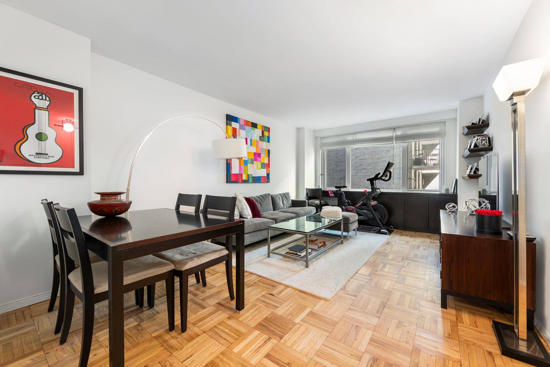 Welcome home to this pindrop quiet move in ready 1 bedroom in a convenient Gramercy Park area Doorman Elevator building.