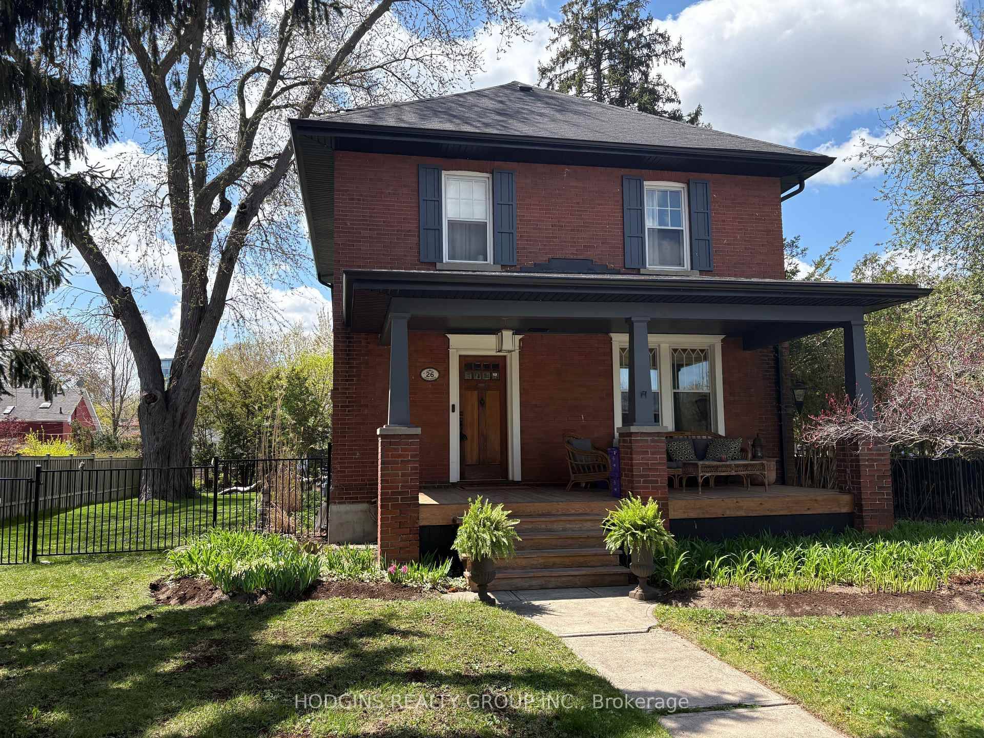 Truly charming 4bdrm updated Victorian style home in the heart of sought after Port Credit.