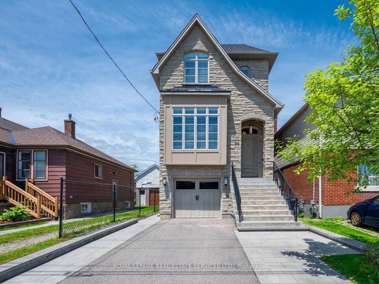 Urban sophistication meets lakeside tranquility in this luxury 3 bedroom, 4 bathroom detached home in the heart of Mimico.