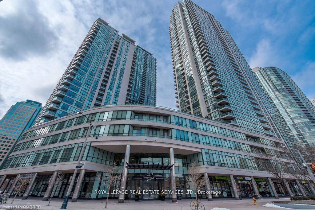 Spacious One Bedroom Condo !