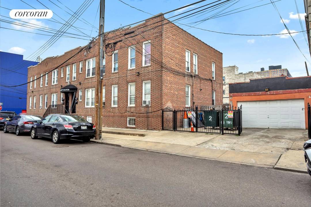 9503 amp ; 9507 Cresskill Place Jamaica, Queens 8 Free Market Units 2 Buildings Zoning Upside Strong In Place Income Two adjacent four unit buildings offered as a package in ...