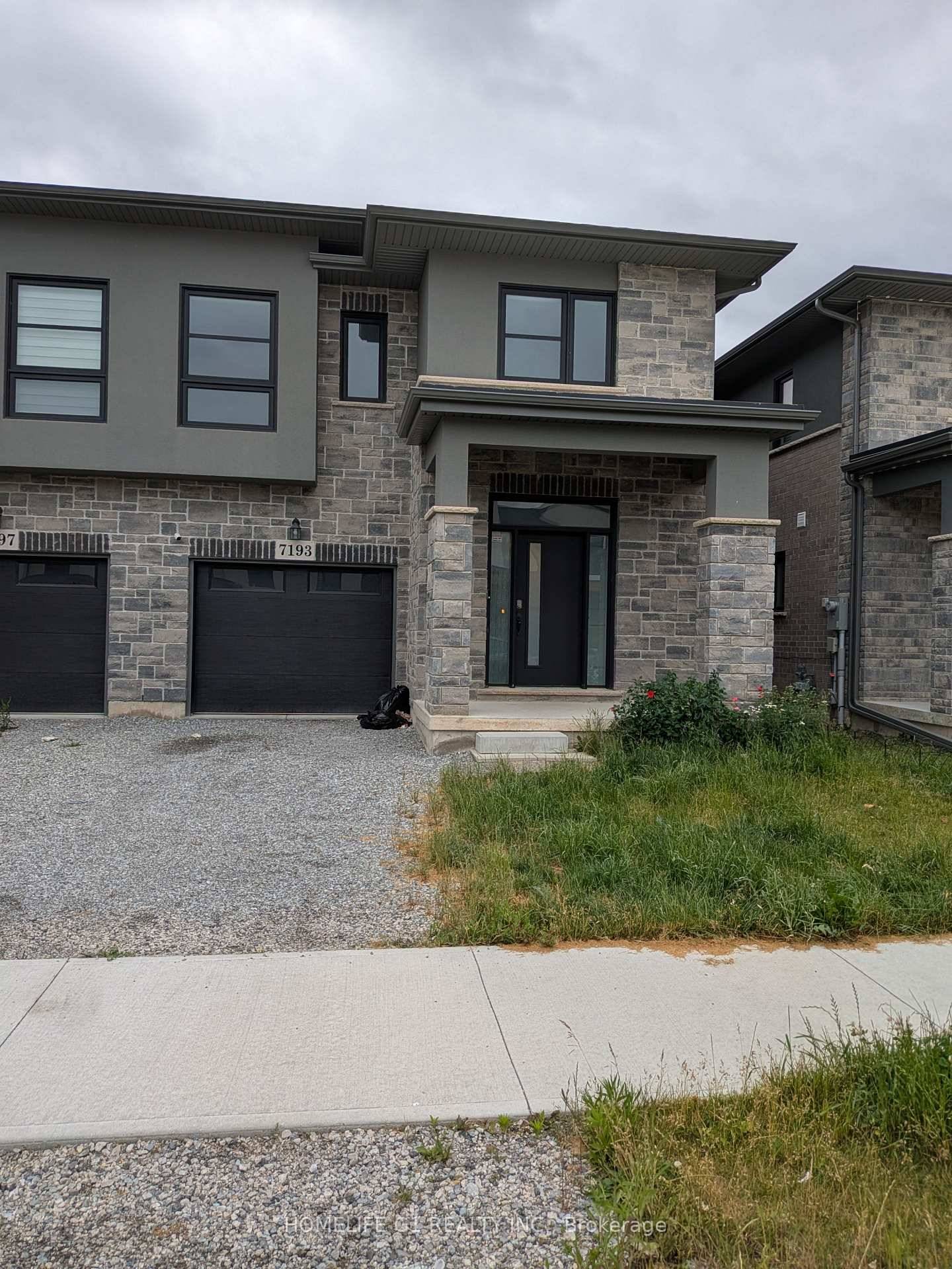 This End Unit Townhome Built with upgrades to offer a comfortable and luxurious lifestyle which Awaits Your Visit.
