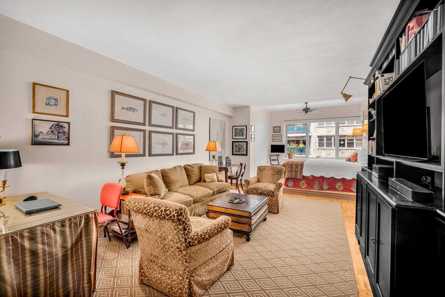 Chic Studio Living in the Heart of the City Perfectly proportioned and filled with natural light, this thoughtfully designed, spacious studio apartment offers a seamless blend of prewar charm and ...