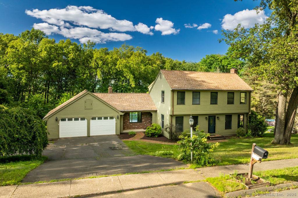 Spacious and Updated 5 Bedroom 3.