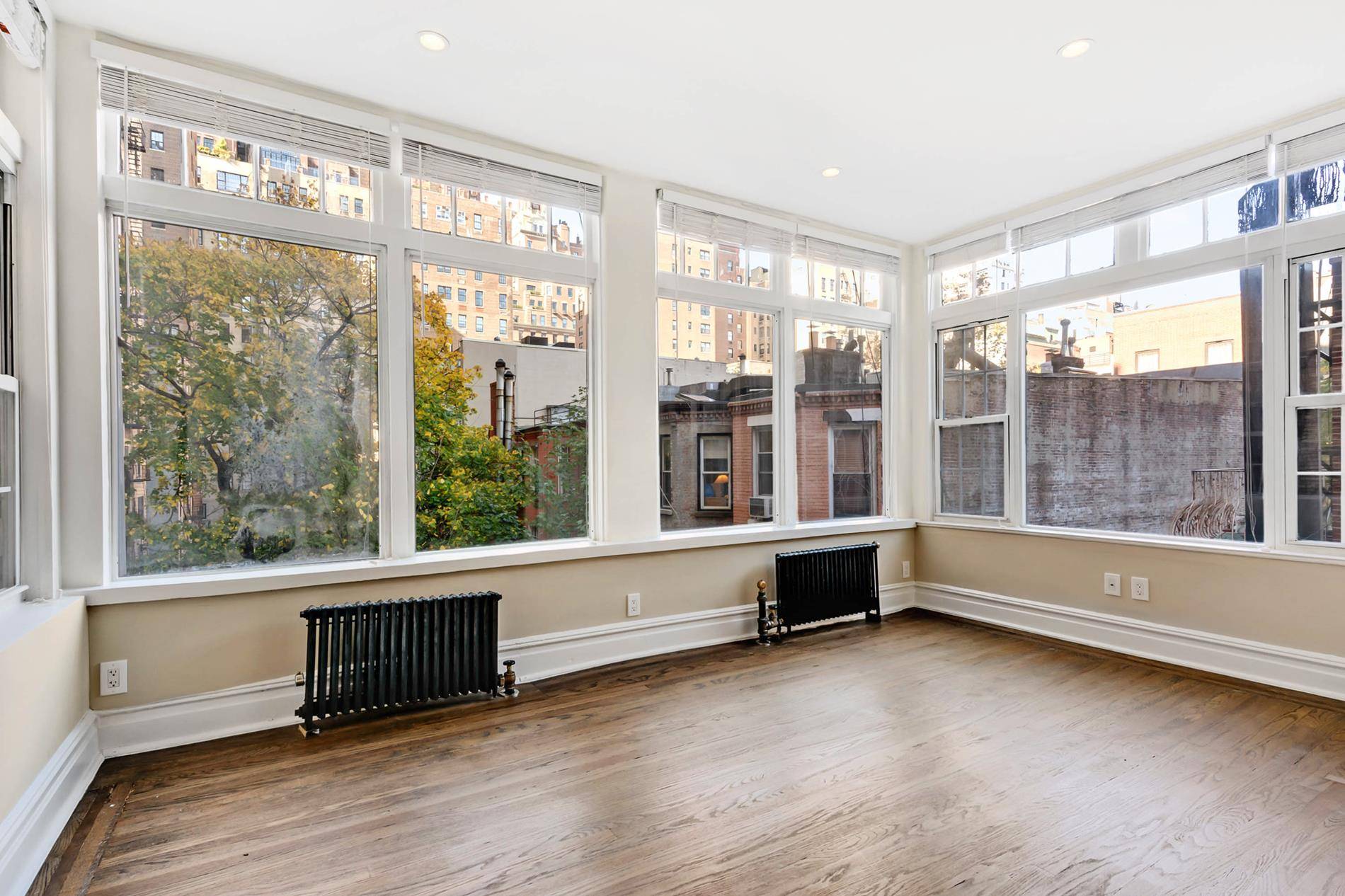 INTRODUCING 1012 LEXINGTON AVENUESTUNNING HOME W CONDO QUALITY FINISHESABOUT APT Western Exposure w Sky amp ; Neighborhood Views, Sun Drenched Bedroom, Exposed Brick, Recessed Lighting Throughout, Baseboard Moldings, Gorgeous Wood ...