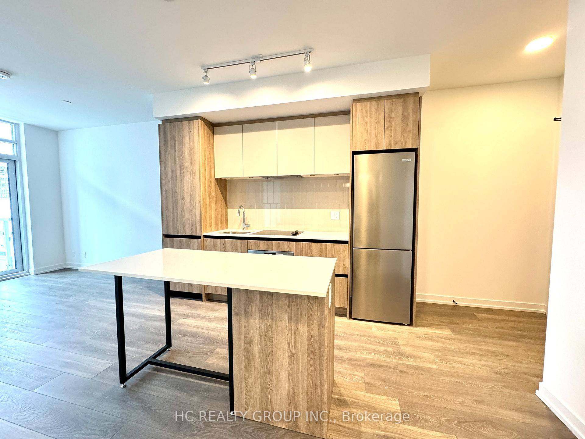Welcome to the masterplanned Thornhill Boulevard Condos !
