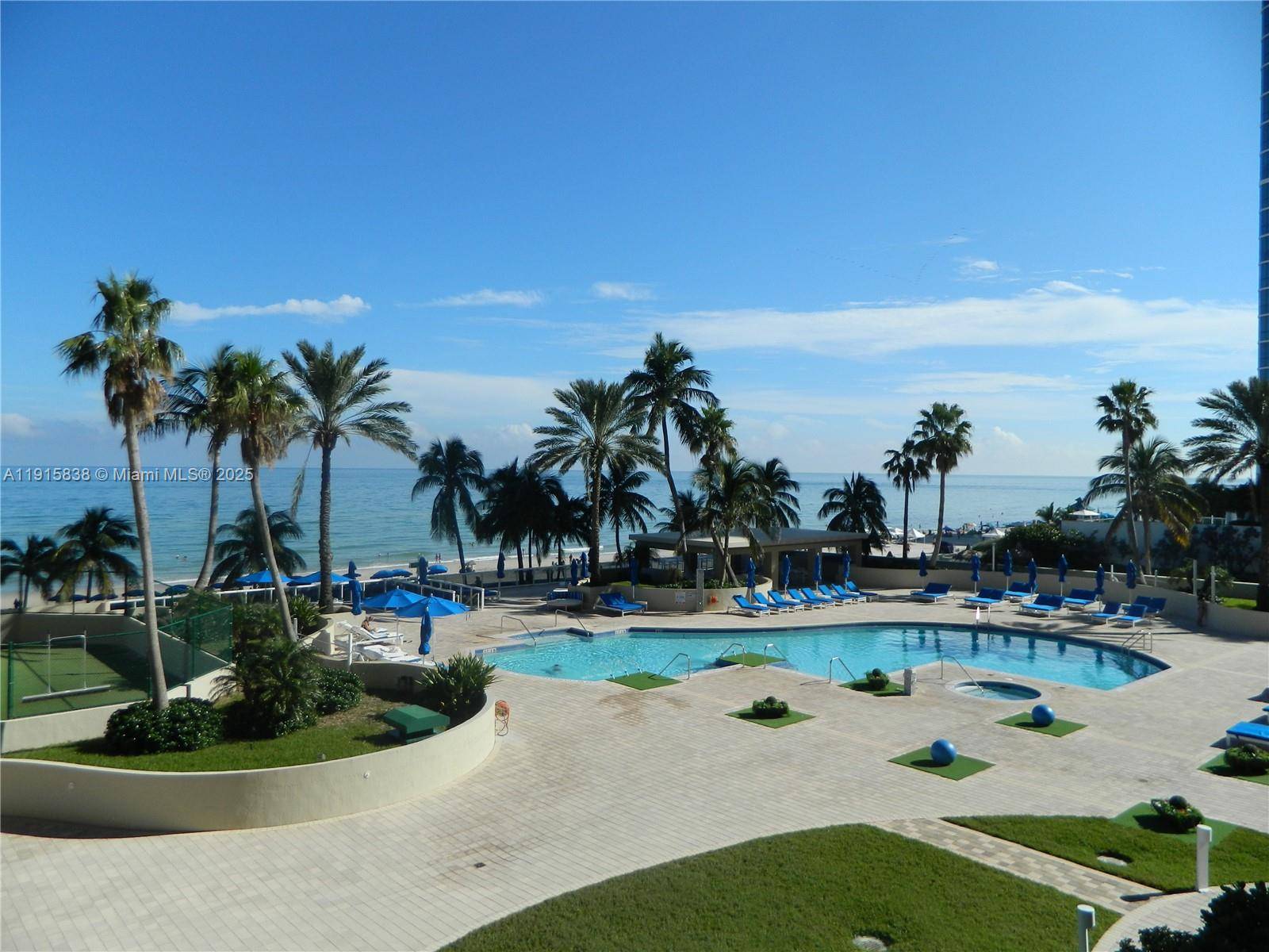 Great opportunity to make Pinnacle your next home or investment.