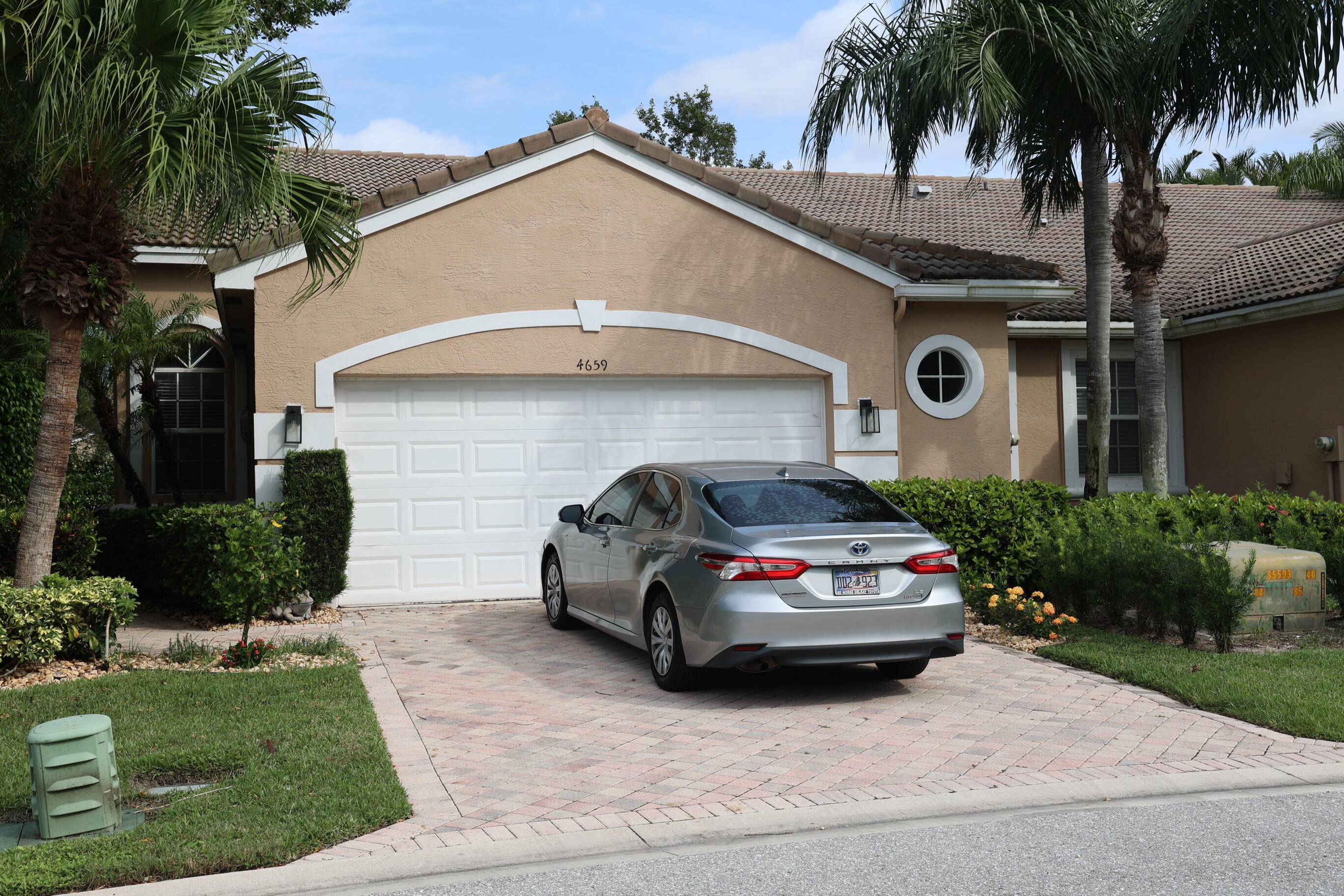 Located in the desirable Cambridge subdivision, this 3 bedroom, 2 bathroom home offers 1, 960 sq ft of bright, welcoming living space.