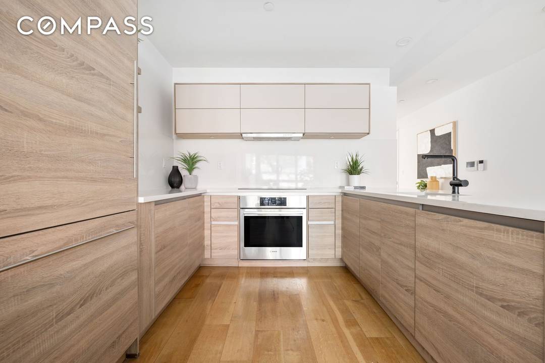 Welcome to The Villas on Green, a boutique seven unit condominium built in 2018.