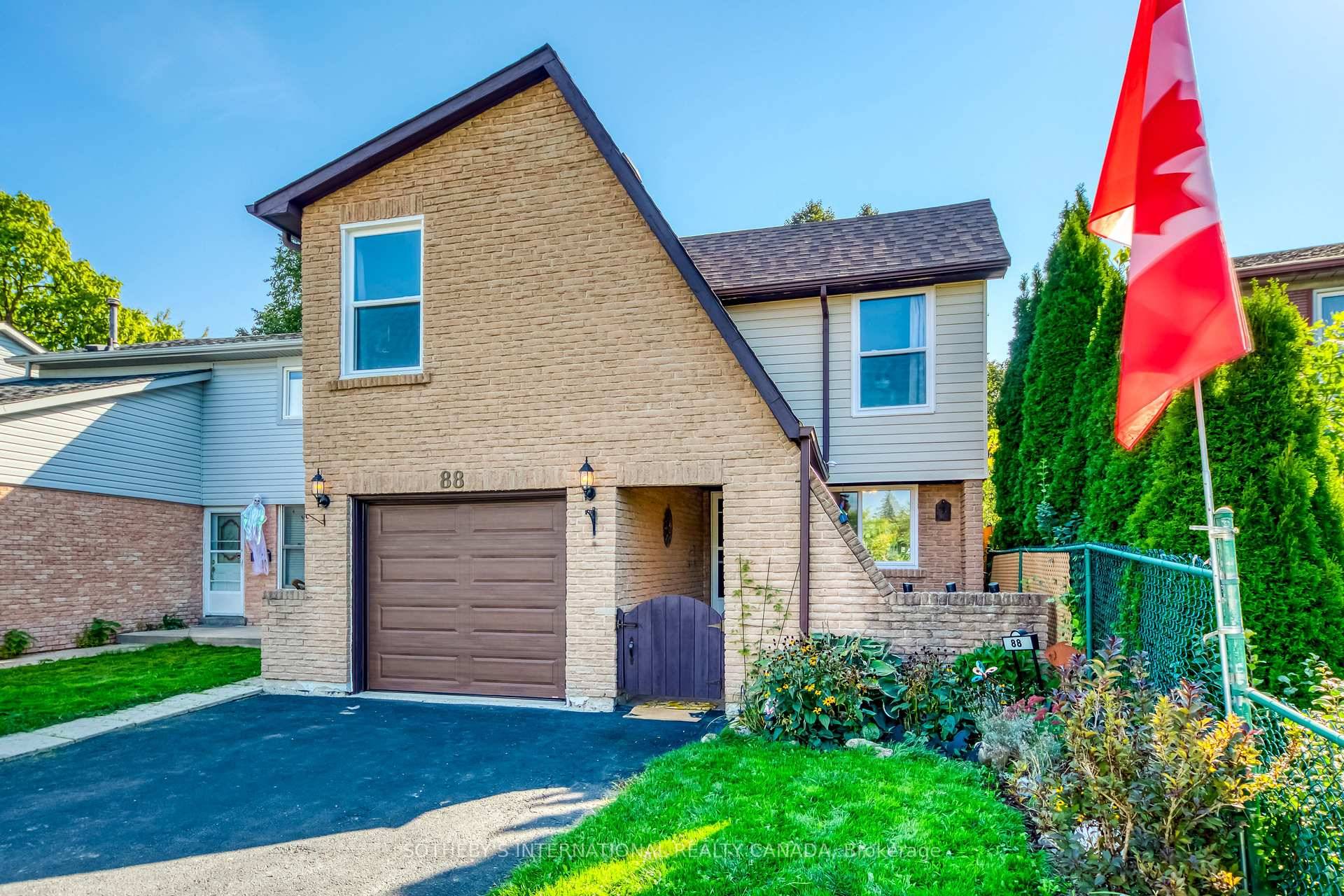 Welcome to this inviting 3 bedroom, 3 bathroom home perfectly situated in a family friendly neighbourhood just steps from parks, schools, and shopping.