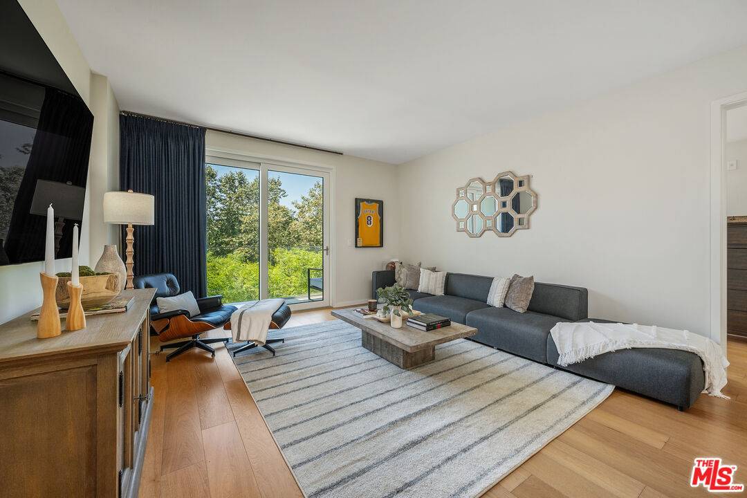 1705 Ocean Ave 1BR Santa Monica La