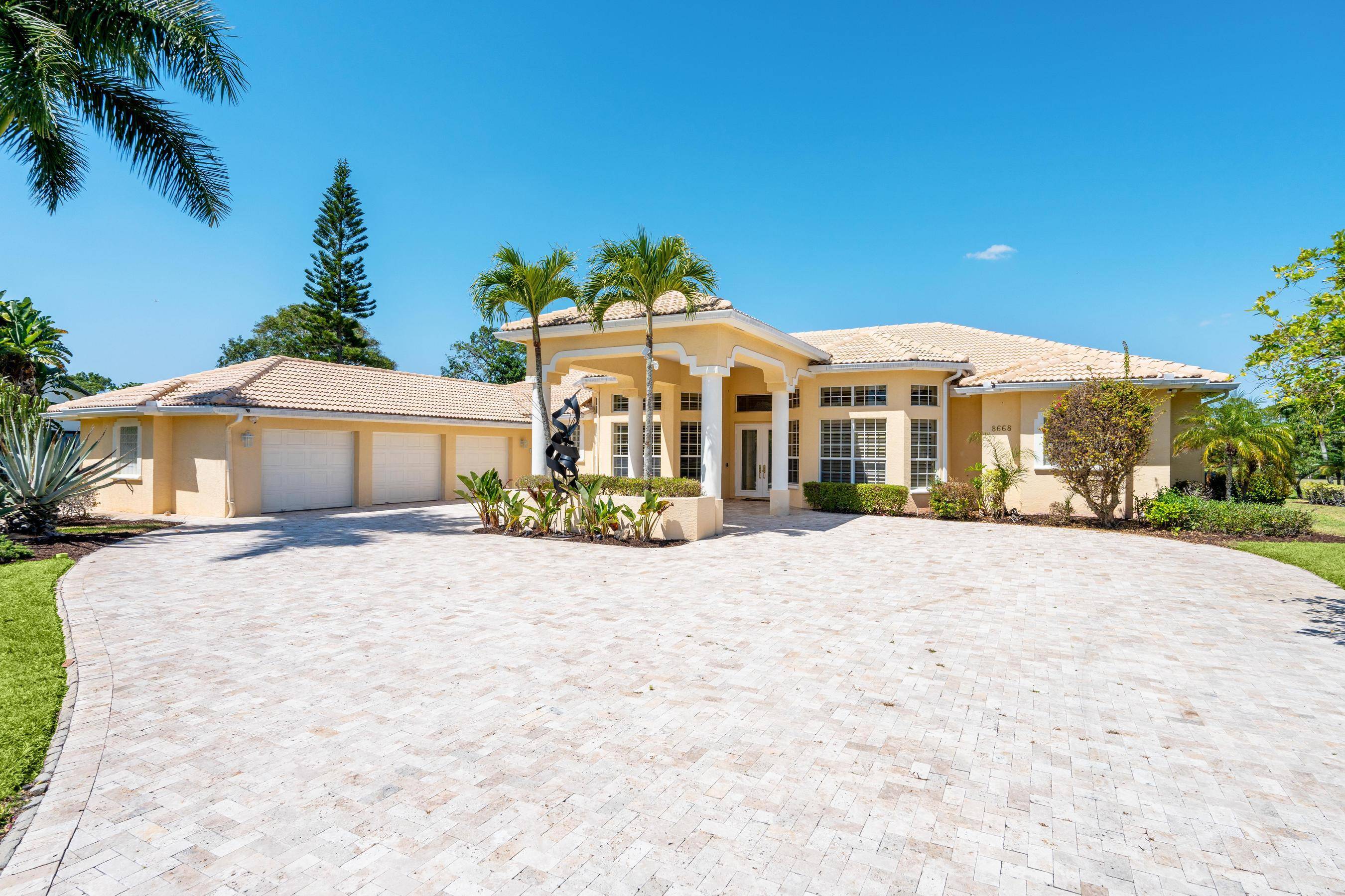 Located in the gated community of Bay Hill Estates, 8668 Marlamoor is an exceptional 1 story home situated on 1 full acre with golf and lake views and features over ...