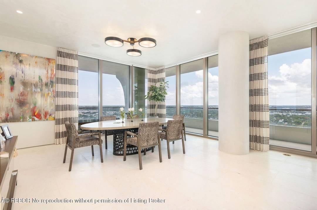 Spectacular La Clara apartment with majestic draw dropping views.