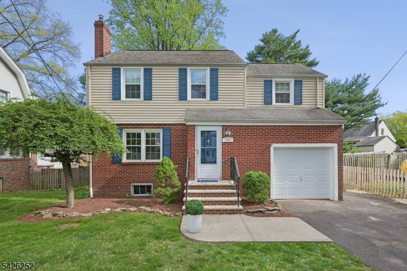 Turnkey Perfection in the Heart of Springfield.