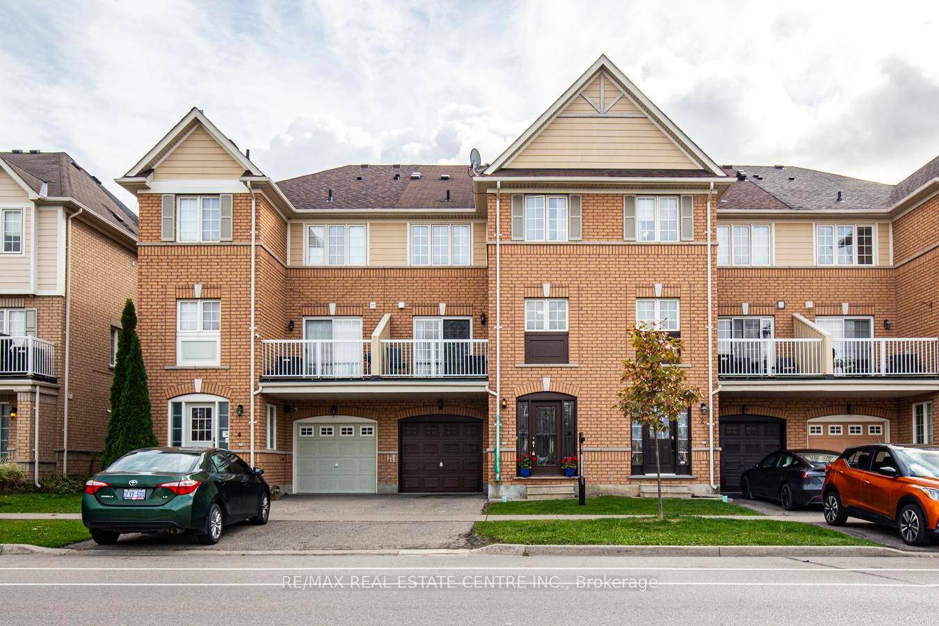 Welcome Home to 620 Ferguson Drive, Unit 3 one of the largest 2BR FREEHOLD townhome in Milton WITH 3 CAR PARKING.