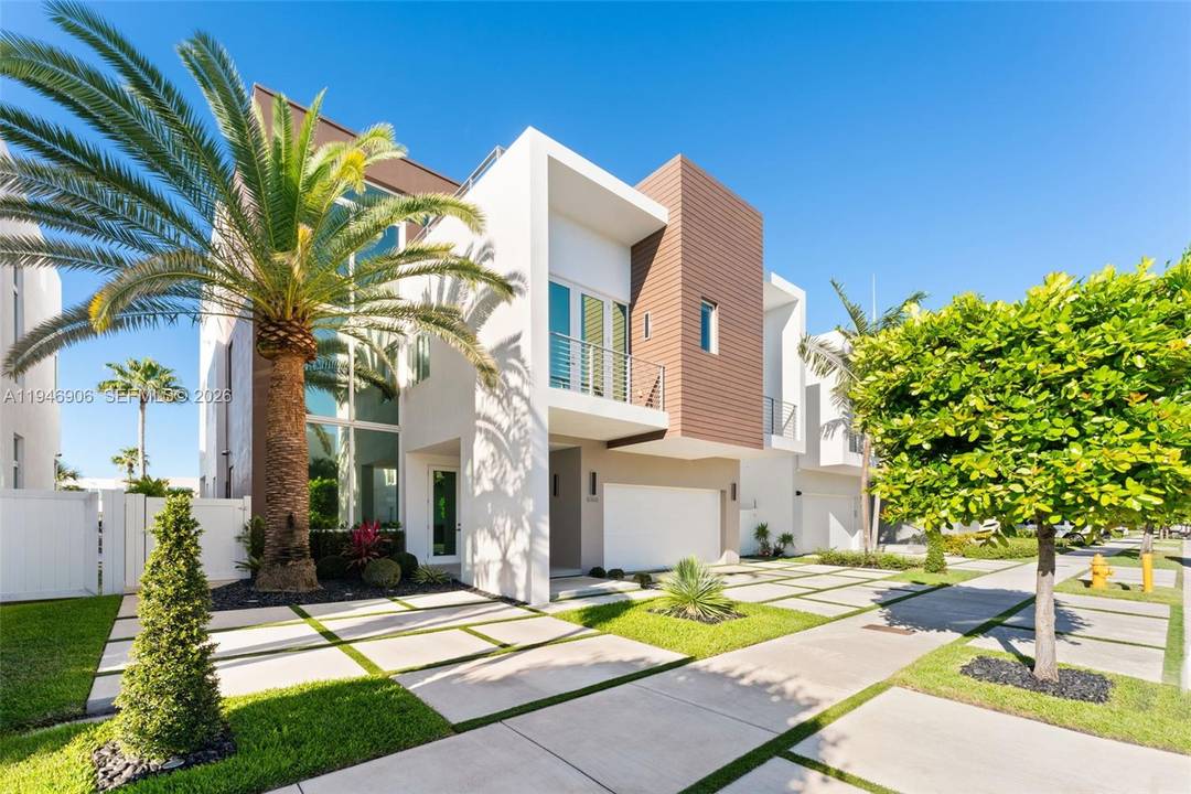 Experience the pinnacle of luxury living at The Mansions, Doral !