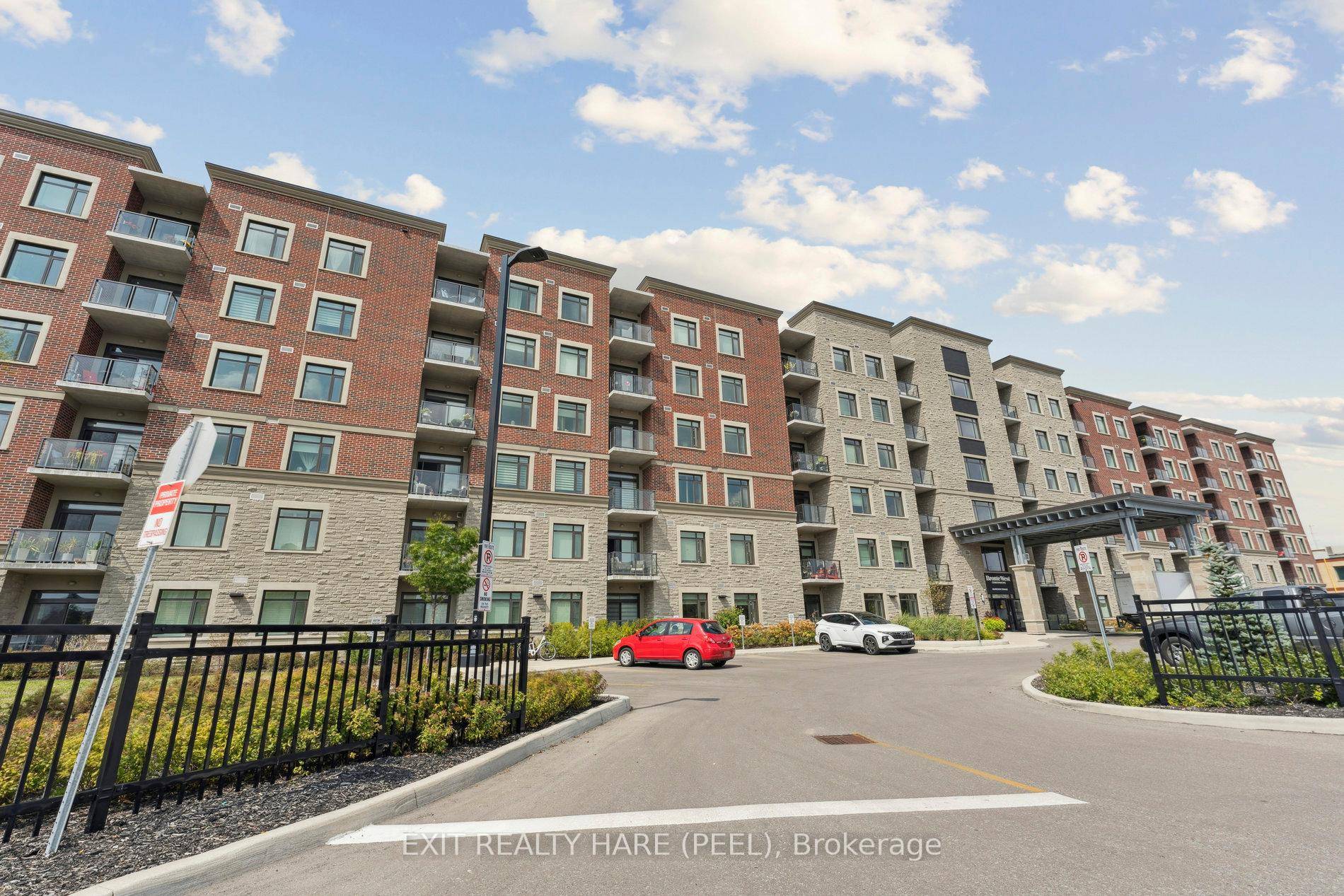 One of a kind condo built by award winning Howland Green !