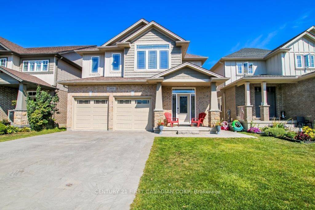 New Listing in Victoria on the River !
