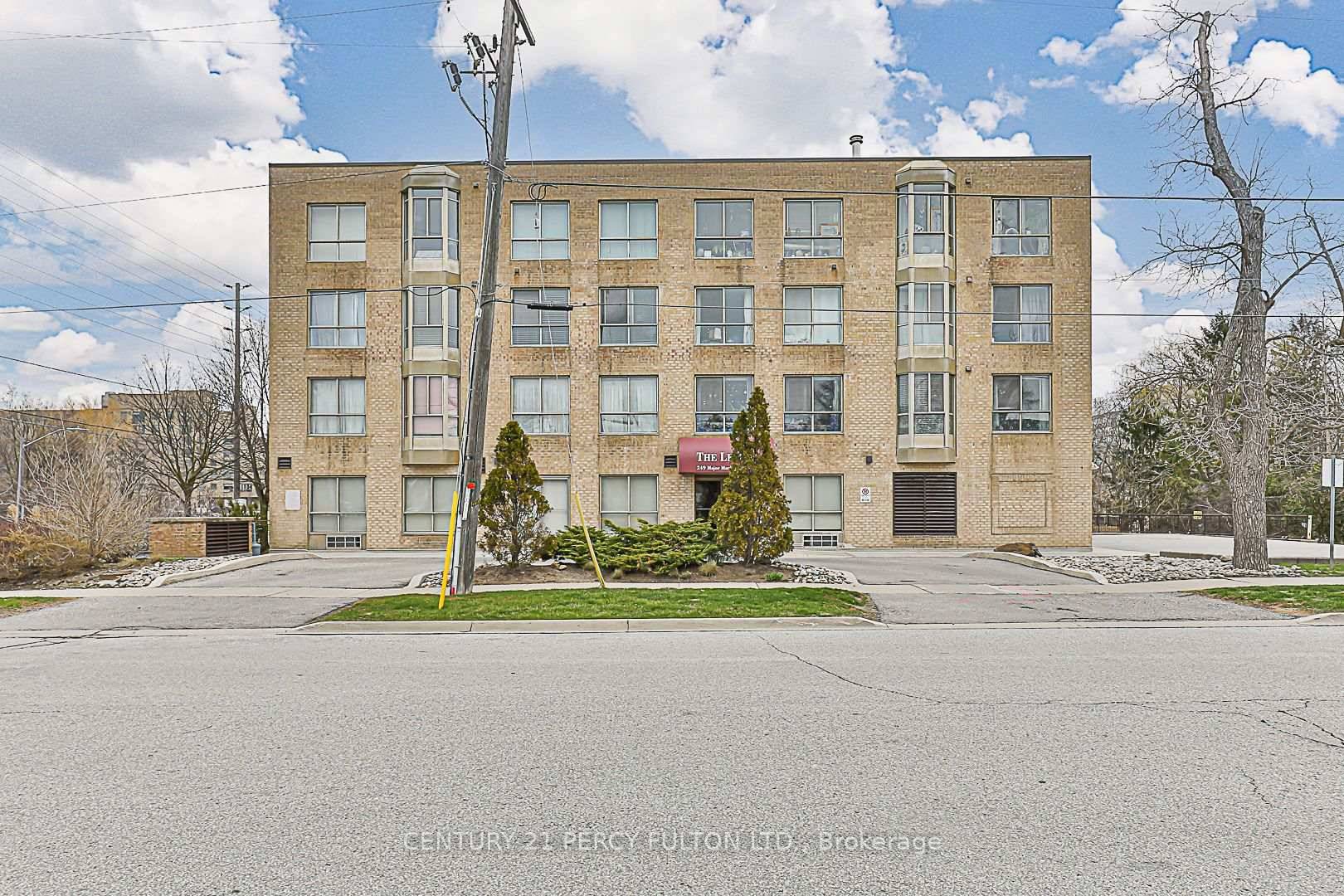 Discover Your Dream Home In The Heart Of Richmond Hill Rare And Affordable 2 1 Bedroom In A Beautiful Clean 4 Story Spacious Condo Gorgeous View Overlooking Major Mackenzie.
