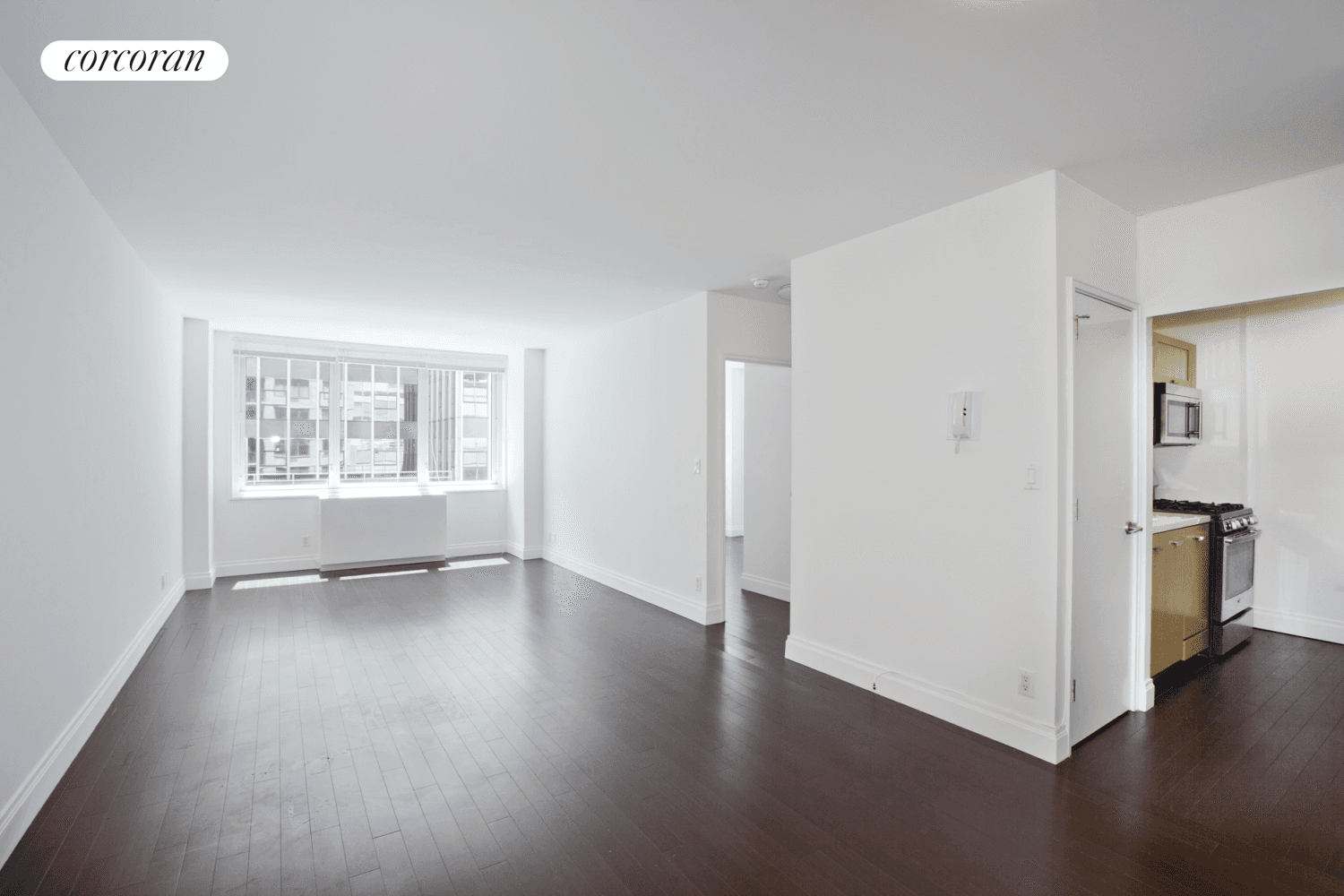 PRIME TURTLE BAY MIDTOWN EAST LOCATION FULL SERVICE CONDO LANDSCAPED ROOF DECK FITNESS CENTER DESIGNED BY LA PALESTRA SOUTHERNEXPOSUREThis spacious 1br home at the L'Ecole at 212 East 47thStreet is ...