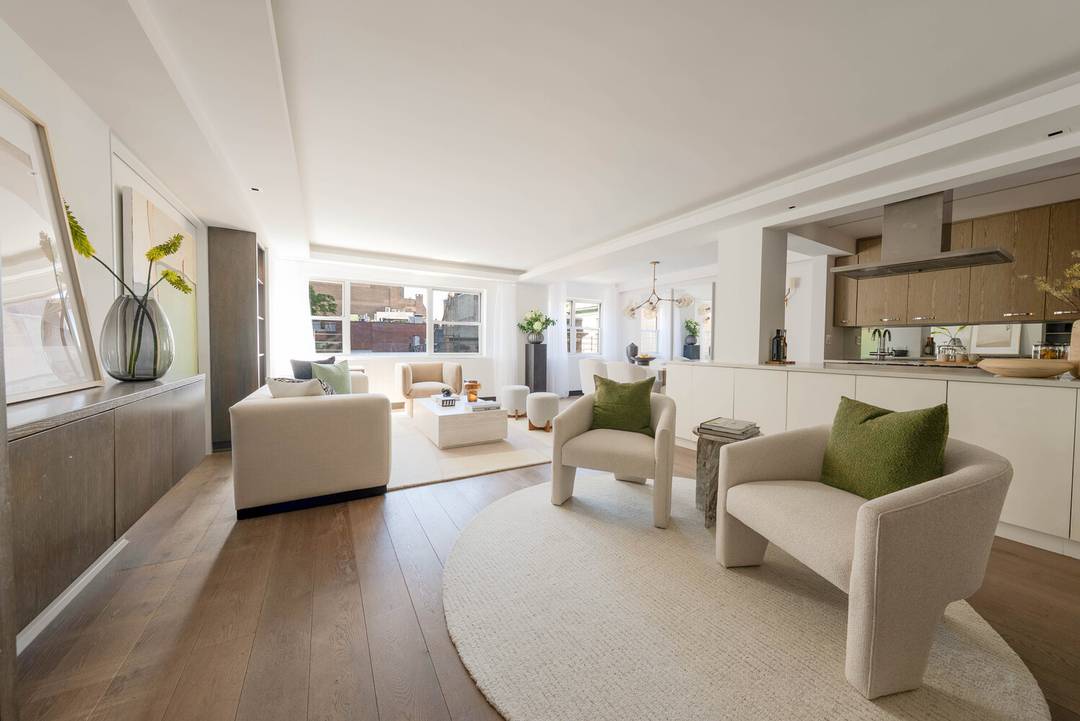 Located in one of the Upper East Side's most desirable full service condominiums, one block from Central Park, residence 6F at 40 East 78th Street is a beautifully designed two ...