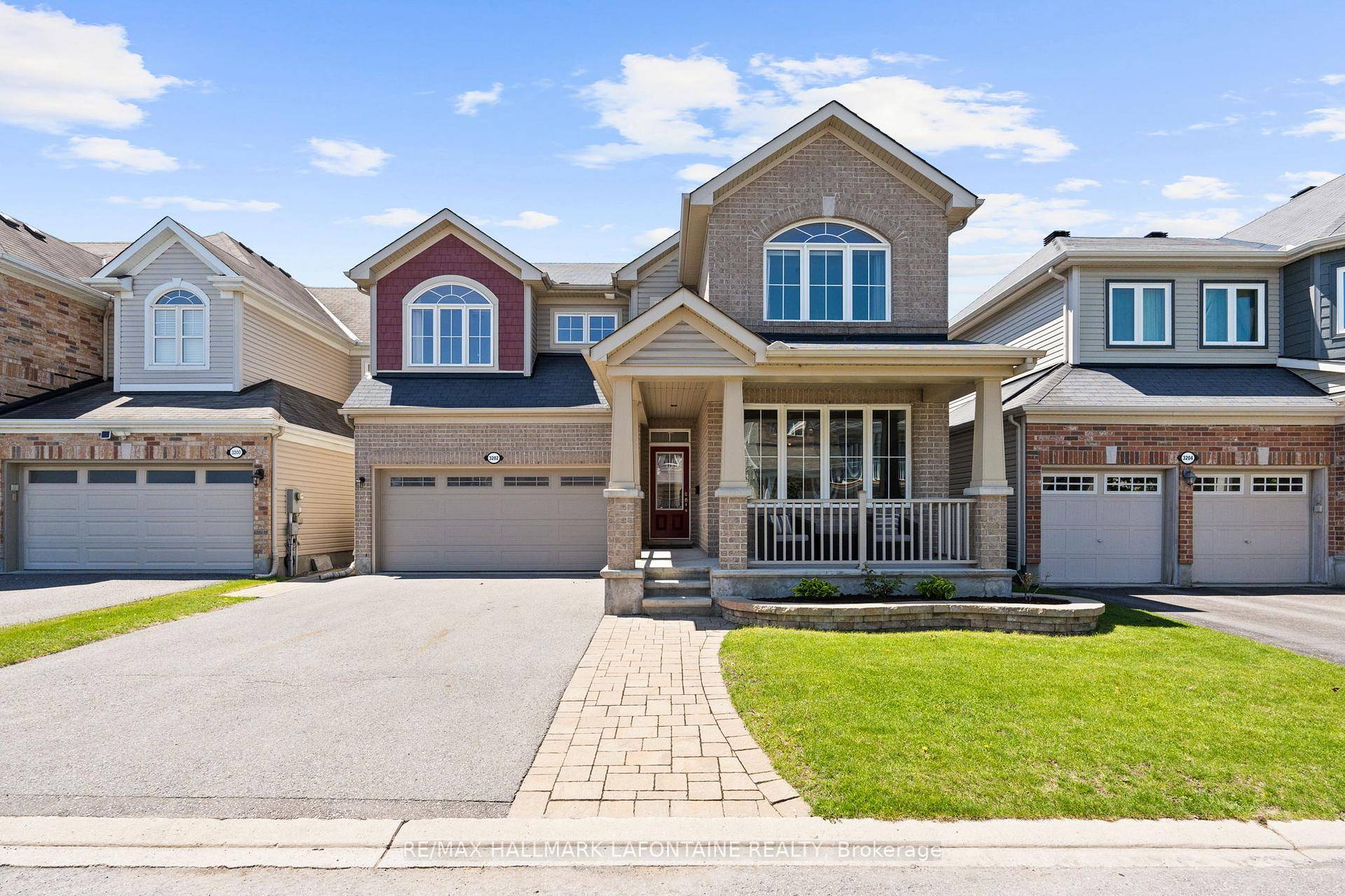 Welcome to this beautifully maintained 4 bedroom, 4 bathroom single detached home, located in the desirable community of Half Moon Bay.