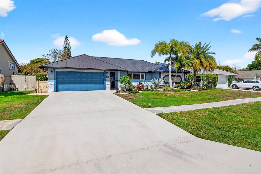 Welcome to Wellington, Florida s premier equestrian community, known for its A rated schools, abundant shopping, parks, and endless recreation opportunities.